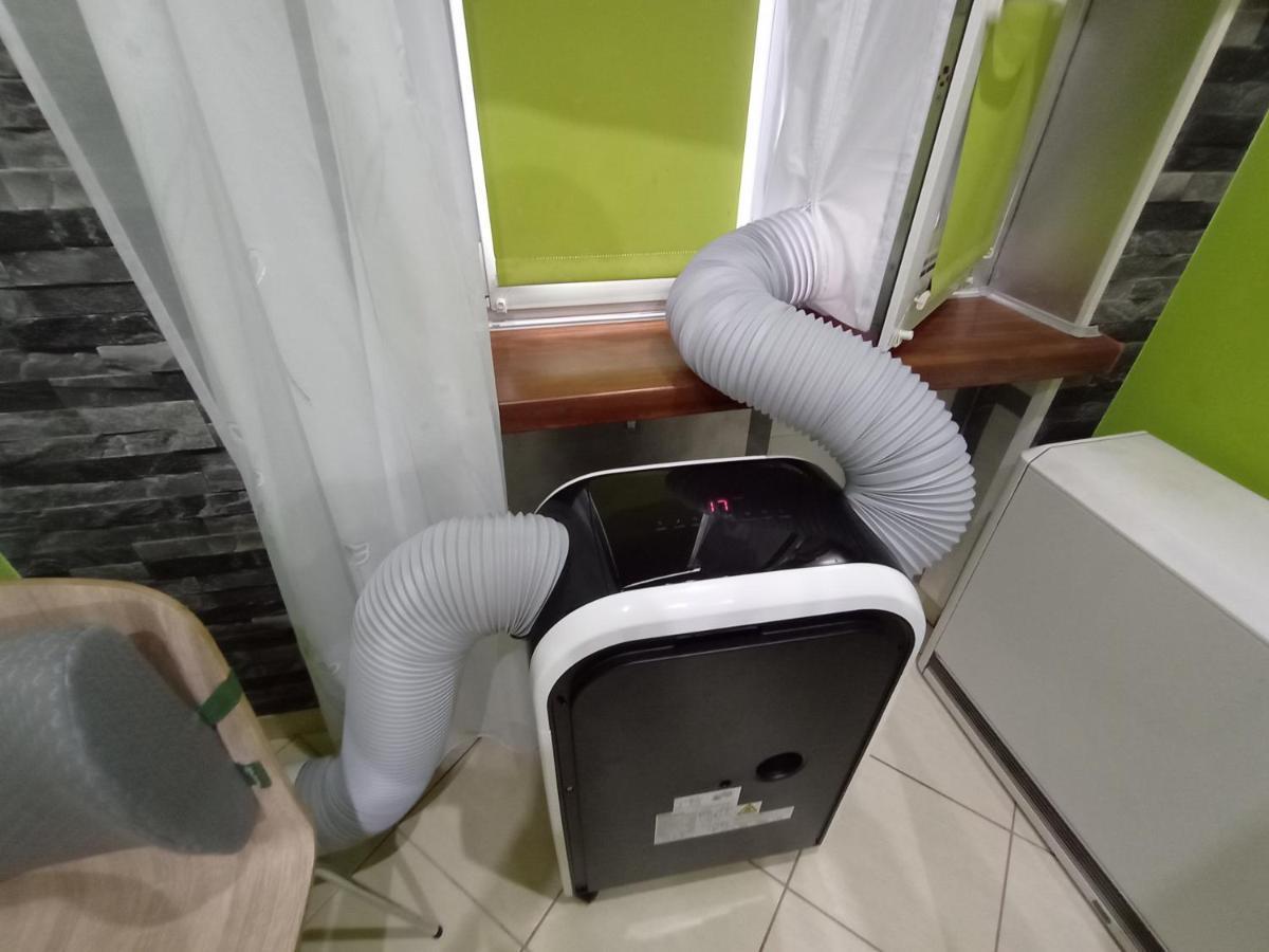 Apartament Venge -całe Mieszkanie 46m2 Na Wyłączność - Z Jedną Sypialnią I Jednym Sypialno-salonem -3 Piętro Bez Windy- Rezerwacja Bez Karty Kredytowej-klimatyzacja-netflix-2 łóżeczka Dziecięce-śniadanie Xxl 30zł Wrocław