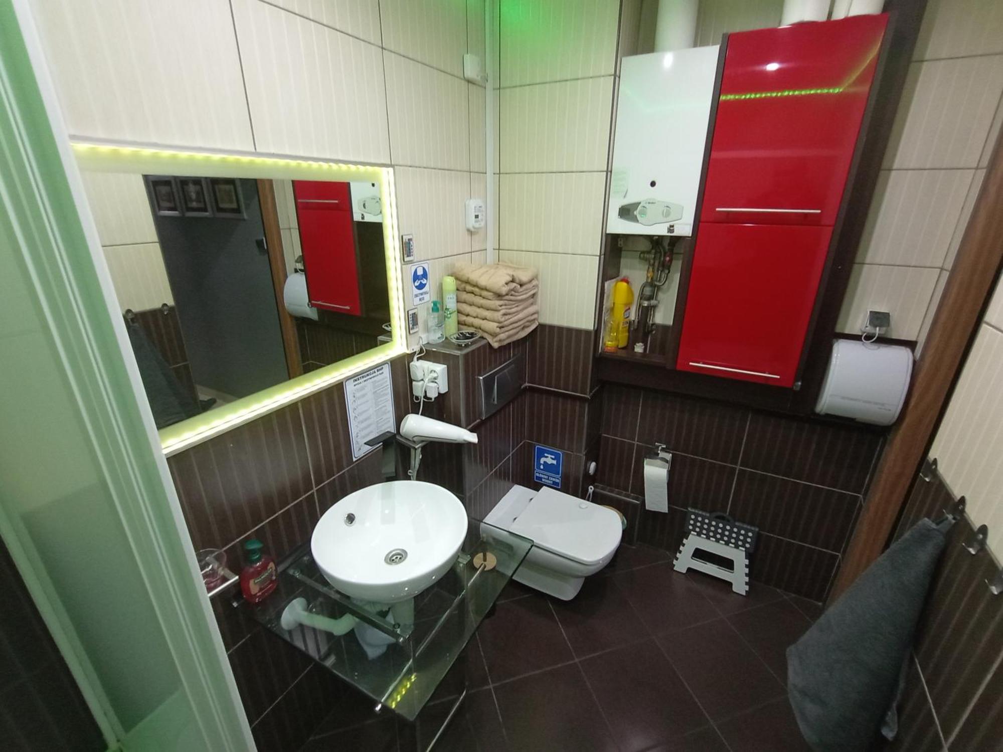 Apartament Venge -całe Mieszkanie 46m2 Na Wyłączność - Z Jedną Sypialnią I Jednym Sypialno-salonem -3 Piętro Bez Windy- Rezerwacja Bez Karty Kredytowej-klimatyzacja-netflix-2 łóżeczka Dziecięce-śniadanie Xxl 30zł *